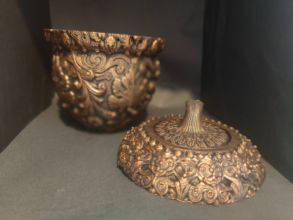 Ornate Acorn Storage Container                  Detailed 3D Printed Decor Piece